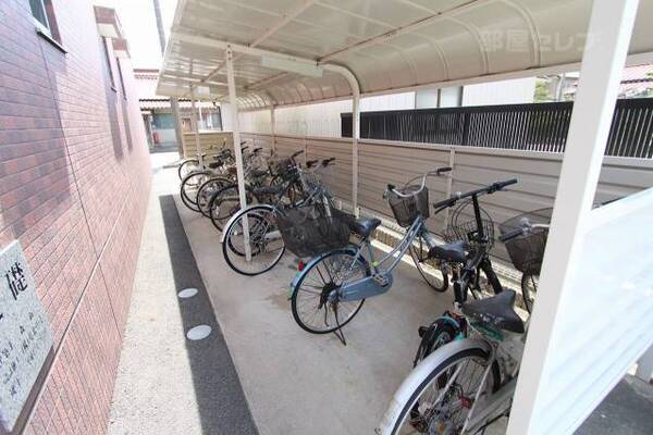 大きめの自転車置けます。