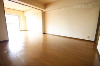写真は別部屋です。