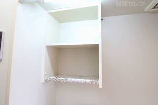 食器はこちらへ収納下さい。203号室の写真です。