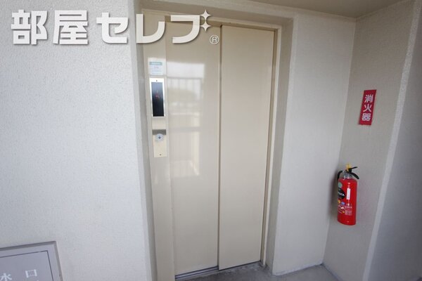 エレベーター。