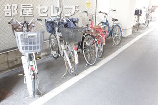 自転車置き場。