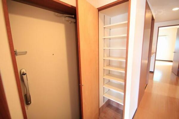 下駄箱も大き目サイズ。
