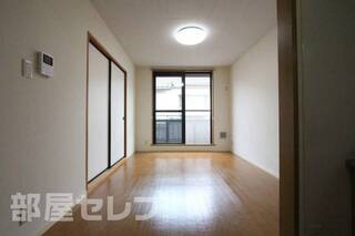 202号室内装写真参照