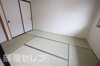 202号室内装写真参照