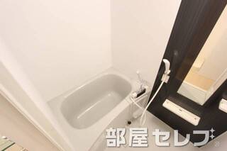 キレイなバスルームです。