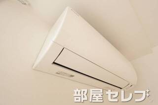 冷暖房エアコン。