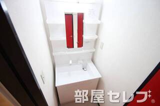 綺麗な洗面ですね。