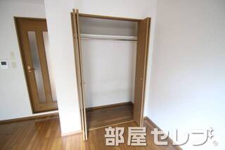 収納も奥行きバッチリ。