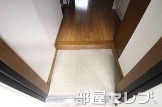 玄関広くて快適。