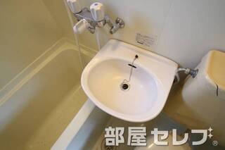 浴室洗面。
