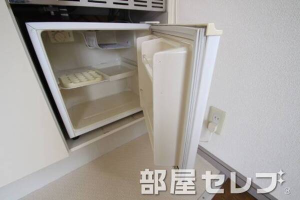 ミニ冷蔵庫。