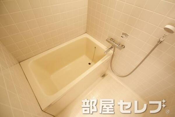 サーモ水栓付き。