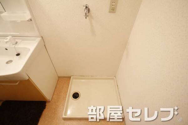 室内洗濯機置き場。