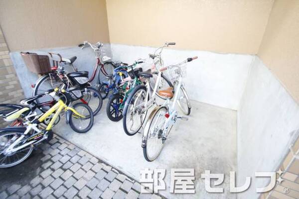 自転車置場。