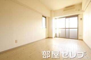 白基調でキレイなお部屋です。