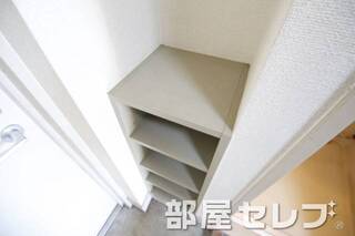 シューズボックス。