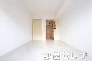 収納も大きく部屋を広く使えます。