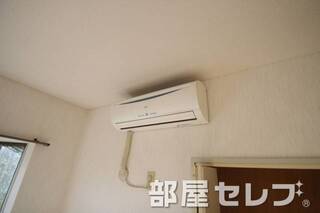 冷暖房エアコン。