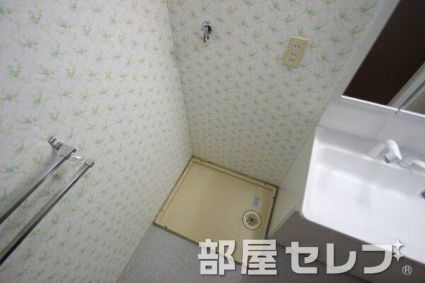 室内洗濯機置き場。