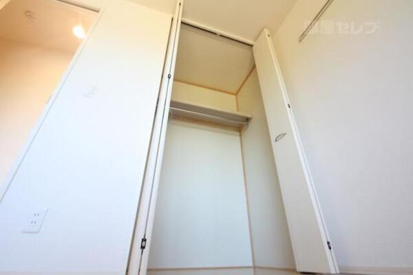 寝室の収納
