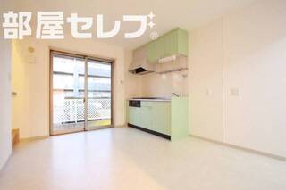 オシャレな色合いのリビングですね