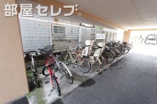 屋根付き自転車置き場です。