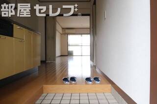 玄関からの感じです。