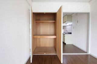 ※402号室内装写真参照