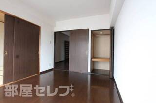 403号室内装写真参照