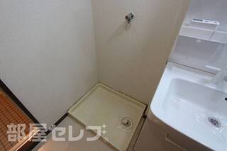 403号室内装写真参照