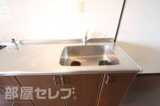 403号室内装写真参照