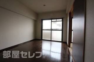403号室内装写真参照