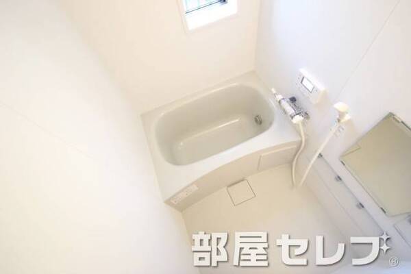 浴室に窓が付いているのは良いですよ。