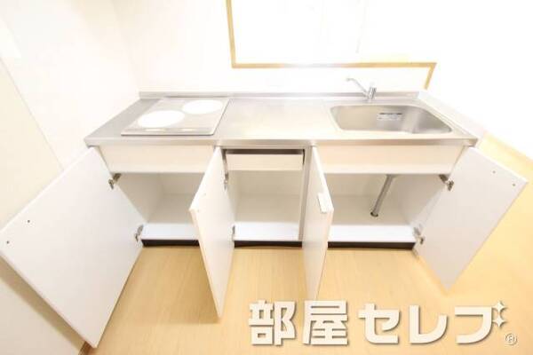 キッチン収納でバッチリ。