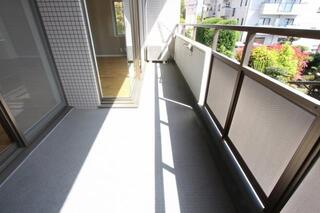 日当たりの良いベランダです。