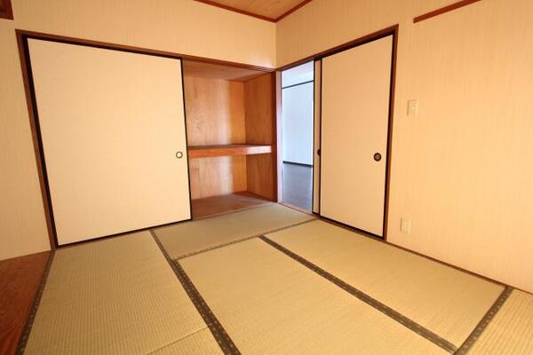 ゆっくりと落ちつける和室です。