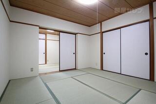 和室の8帖で広々しています。