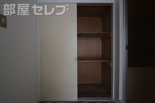 収納のある洗面所です。