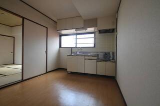 ※303号室内装写真参照
