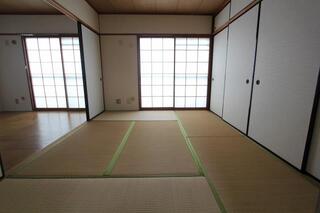 ゆっくりと落ち着ける和室です。