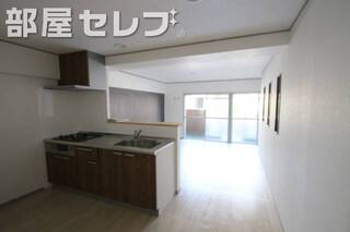 窓が付いて陽がよく入ります。