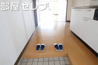 玄関から見た感じです。