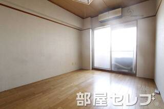 寝室部屋にどうぞ。他号室の写真です。