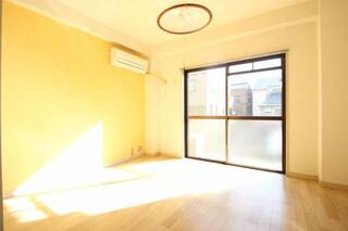 明るいお部屋です。