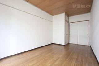 写真は別部屋です。