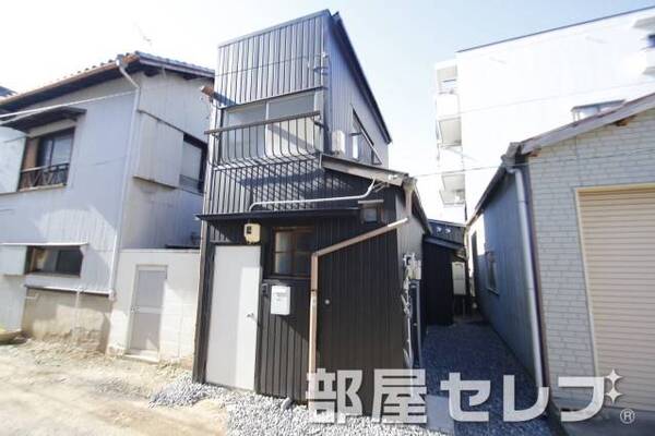 ペット、楽器、事務所仕様相談可の貸家です。