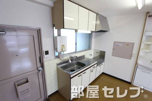 2口コンロが置けれます。