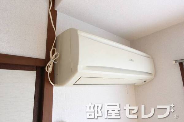 冷暖房エアコン。