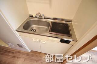 コンパクトで使いやすいキッチンです。他号室の写真です。