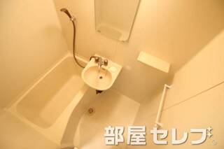 綺麗なバスルームです。他号室の写真です。